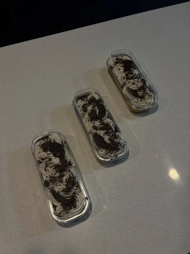 Oreo cake in a cup dessert, three servings